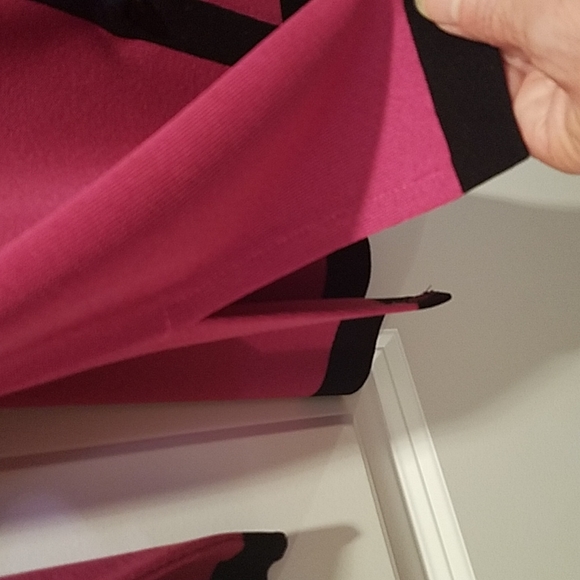 Misook magenta and black cardigan - Picture 4 of 5